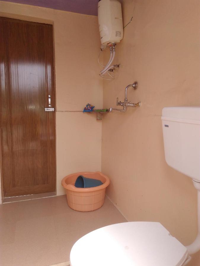 K.S.N. Varanasi Paying Guest House Luaran gambar