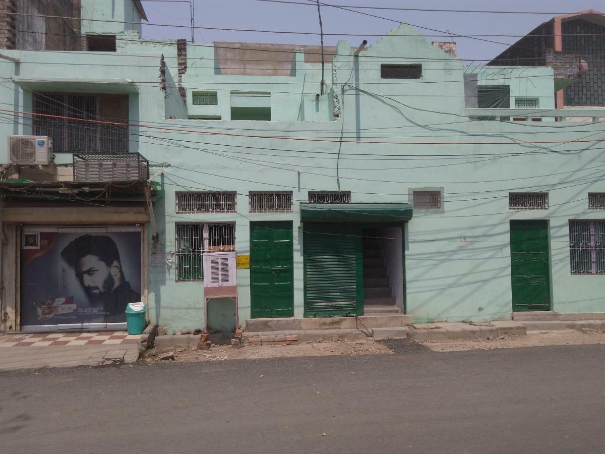 K.S.N. Varanasi Paying Guest House Luaran gambar